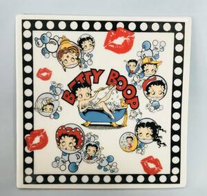 ビンテージ　★　ベティちゃん　　Betty Boop　　鍋敷き★　アメリカで入手　（新品）