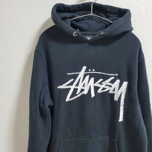 STUSSY　ステューシー　刺繍ロゴ　ビッグロゴ　パーカー　ブラック