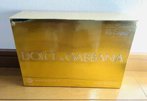 ■【希少】【未使用】【美品】【送料無料】ドルチェ＆ガッバーナ ドルガバ DOLCE&GABBANA GOLD FOMA端末 M702iS ドコモ ガラケー 携帯電話