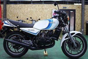 昭和58年8月登録/RZ350/超極上/実走行5000Km/類別区分枠内記載/フルレストア済/パウダーコート施工/ツインホーン/180Kmメーター/コーション