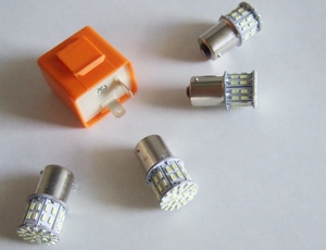＜RL02S06A4-001＞ウインカーＬＥＤ化キット ウインカーリレー１個と ５０SMD LED（アンバー・オレンジ）４個