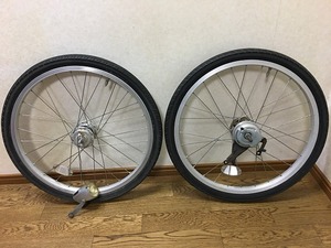 s406k ブリヂストン 22インチ ホイール HUAFENG 22×1.50～2.00 自転車 前後輪タイヤチュ-ブセット アルミ ハブダイナモ ライト付 中古