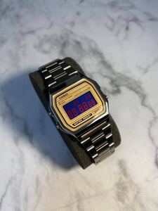 ★特別カラー★新品【送料無料】CASIO A158WE GOLDパネル クレイジーカラー液晶反転 チープカシオ カスタム　タイメックス ALBA 好きにも！