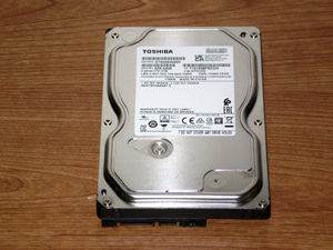 ★ 2TB ★ TOSHIBA 【 DT02ABA200V 】 AVコマンド対応 新品同様 2023年製★2U2S