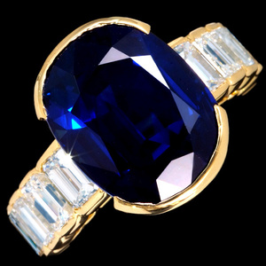 C4086 美しいタイ産大粒ブルーサファイア１０．１７２ct 天然絶品ダイヤモンド ２．２８ct 最高級18金無垢セレブリティリング