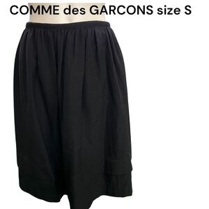 COMME des GARCONS ウール　スカート　黒、ブラック　S、7号　　コムデギャルソン　　　　　　　M5M385