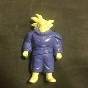 ドラゴンボールクロスアップ　パート4 悟空ヤードラット服　黄色紫