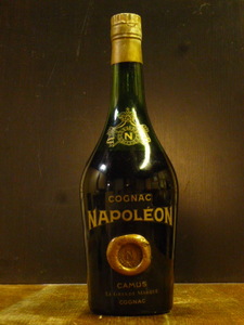「CAMUS」カミュ NAPOLEON （1970年代以前か）LA GRANDE MARQUE 緑クリア瓶時代 自家農園産20～30年熟成原酒中心 COGNAC CAMUS・N-0319-C