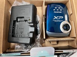 FUJIFILM デジタルカメラ FinePix XP10 ブルー FX-XP10BLジャンク部品取り バッテリー チャージャー