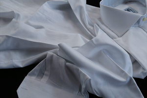 ★イタリアDANROMAワイドカラーシャツ白 STRESA TWILL BIANCA 4/4 しなやかに優しく光沢美しく上質な糸をしっかり撚りあげました！ 41-93 L