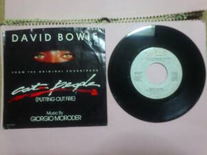 David Bowie / Giorgio Moroder : Cat People ( Putting Out Fire ) / Paul