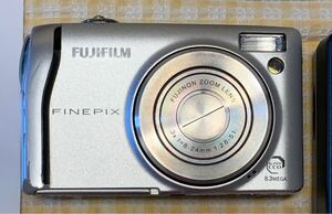 ●【ジャンク】富士フイルムFUJIFILM デジカメ　FinePix F40fd 本体と付属品