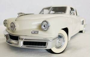 1/18 TUCKER TORPEDO 1948 タッカー　トーピード　ミニカー　ホワイト　ROAD LEGENDS ほぼ未使用　希少品