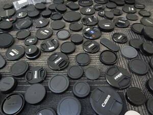 【古いカメラ屋 放出品】 カメラ レンズ カバー キャップ 大量 まとめ PENTAX Canon SONY OLYMPUS MINOLTA 他