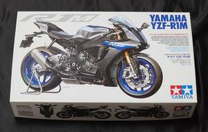 タミヤ 1/12 オートバイシリーズ No.133 ヤマハ YZF-R1M プラモデル 14133,フロントフォーク,60周年デカール付き