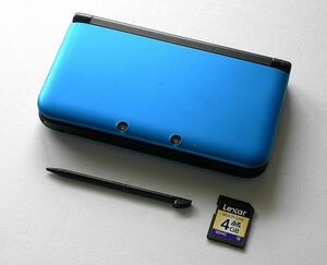 ニンテンドー 　3DS LL 　　ブルー×ブラック　　 中古品