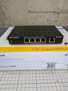 NETGEAR スイッチングハブ 5ポート ギガビット PoE+ (63W) 金属筐体 壁掛け対応 静音ファンレス 設定不要 GS305P