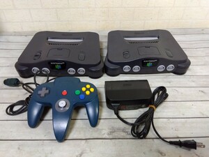 672■任天堂　Nintendo 64　NUS-001　本体2台　コントローラー　アダプタ付属　通電確認のみ　ジャンク現状品