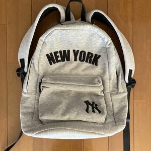 NEW YORK リュックサック スウェット　グレー