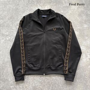 【FRED PERRY】フレッドペリー トラックジャケット ジャージ トラックトップ 袖ロゴ 月桂樹刺繍 ブラックゴールド 金黒 ポルトガル製 (M)