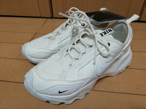 ナイキ★NikeのTC７９００２４㎝未使用★ホワイト