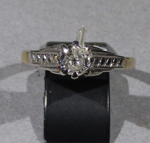 ☆ ビンテージ ダイア リング ０，３CT. １８KYG