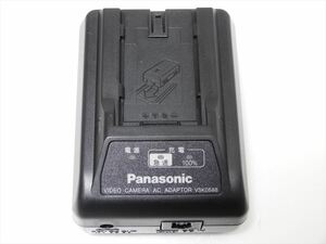 美品　Panasonic VSK0588 バッテリー充電器 パナソニック 送料350円　00585
