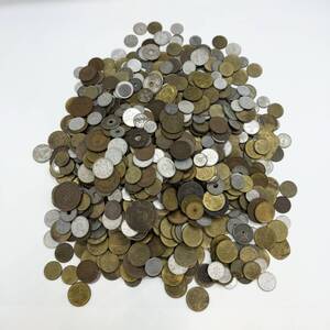 日本 古銭まとめ 総重量3.1Kg コレクション 硬貨 大量 1円出品 保管品 アンティーク 掘り出し物 コレクター必見 おまとめ 貨幣 昔のお金