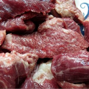 高級部位の「霜降り馬肉切り落とし1kg」超珍品・珍味...要加熱urikiri