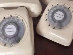 昭和レトロ 黒電話「ベージュ」2台セットです！即決あり　Old Japanese Phone