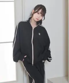 ロゼミューズ　line jersey outer 黒ジャージ