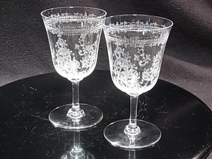 バカラ蔦花柄グラス/アンティーク グラス２客 口径：約6,5cm　高さ：約12cm