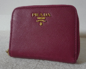 プラダ　PRADA　サフィアーノレザー　小銭入れ　コインケース　ピンク