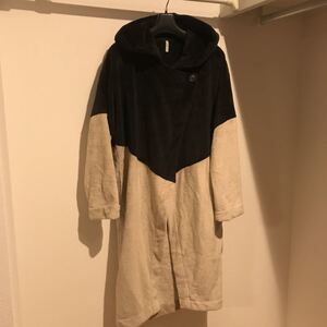 【長期保管品】★ ACTUS フーディーガウン GR/BK　　M-L 154〜162