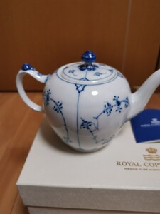 （未使用保管品）ロイヤルコペンハーゲン ブルーフルーテッド ROYAL COPENHAGEN　 ティーポット