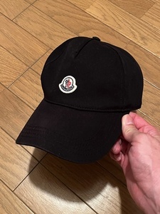 モンクレール MONCLER ベースボールキャップ 黒 ブラック ロゴ ワッペン コットン100％ マジックテープ 帽子 キャップ メンズ レディース