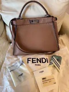 FENDI ブラウンレザー ショルダーバッグ