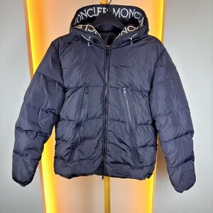 モンクレール Moncler Montcla スキーシーズン ジッパー ロゴプレート フード付きダウンジャケット フードの縁飾り ブラック