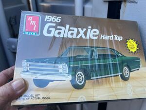 AMT プラモデル　1/25 FORD GALAXIE 