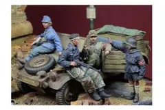 スケール　1/35　ドイツ軍　キューベルワーゲン　4体　ガレージキット