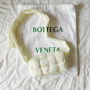 BOTTEGA VENETA パデッド テック カセット ナイロン クロスボディ ショルダーバッグ 美品 ボッテガヴェネタ イントレチャート