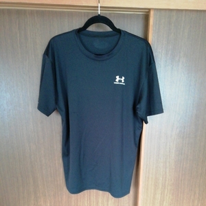 UNDER ARMOUR 　半袖Tシャツ L