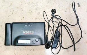 『SONY ラジオ付き　ウォークマン　WM-F702　ソニー』