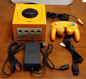 ニンテンドー ゲームキューブ 本体 ＆ コントローラー オレンジ Nintendo GAME CUBE ORANGE 中古