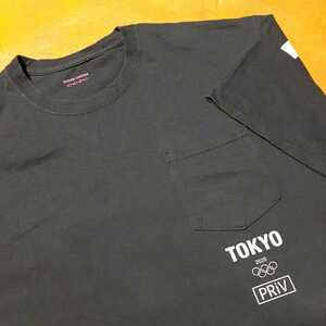 Private Lessons プライベート レッスンズ BORN AND RAISED in TOKYO プリント ポケット Tシャツ ブラック Lサイズ TOKYO 2020 PRiv ポケT