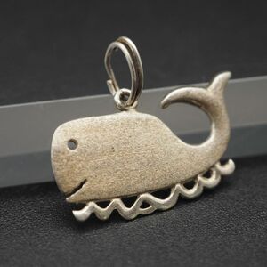 B358 Wy LAND STER刻印 ペンダント トップ クジラ デザイン シルバー チャーム ヘッド