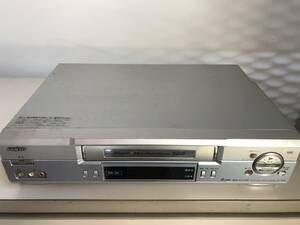 YS870★ジャンク　SANYO ビデオテープレコーダー VZ-H43B ビデオデッキ　VHS シルバー 幅45x奥行35x高13(cm)　お/100
