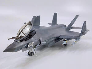 1/48 【ネオジム磁石で武装着脱可能】 F-35C 塗装済み完成品