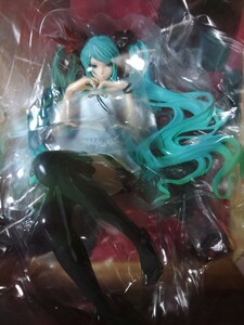 フィギュア　初音ミク　ワールドイズマイン　未開封　