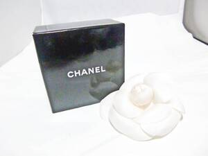 USED CHANEL カメリア コサージュ 白 まめあり 箱付 シャネル 祝い事 卒業式 ブローチ